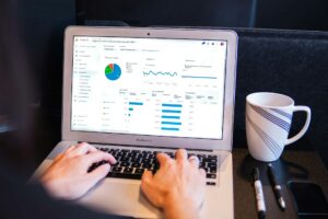 E-commerce trends concept with shopping cart and digital marketing icons